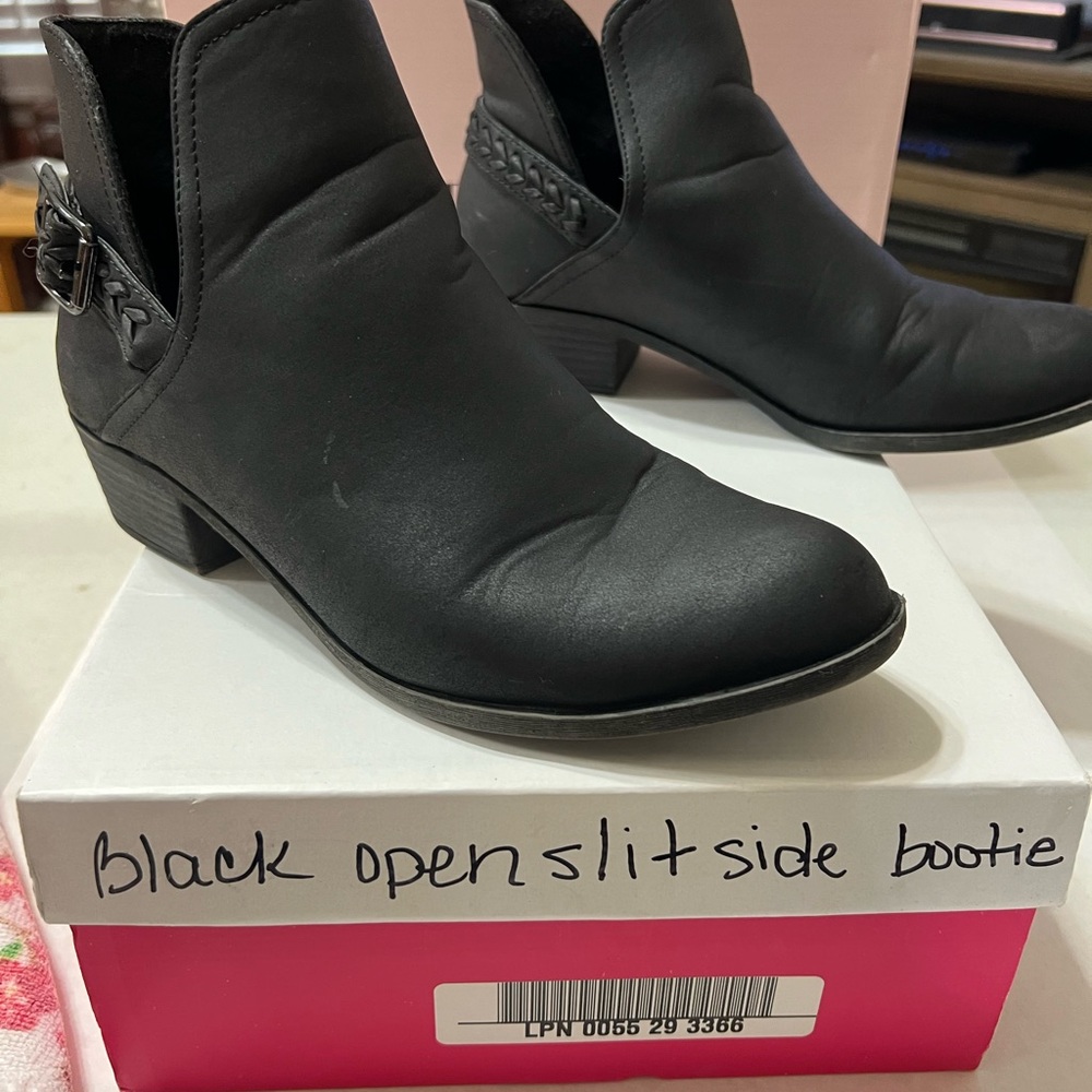 JustFab Women's Black Ankle Boots